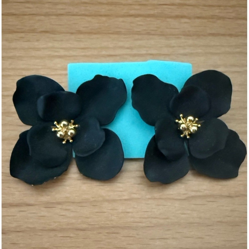 Lulus 3D Oversized Black Orchid Flower Earrings, Black + Gold ✨New
